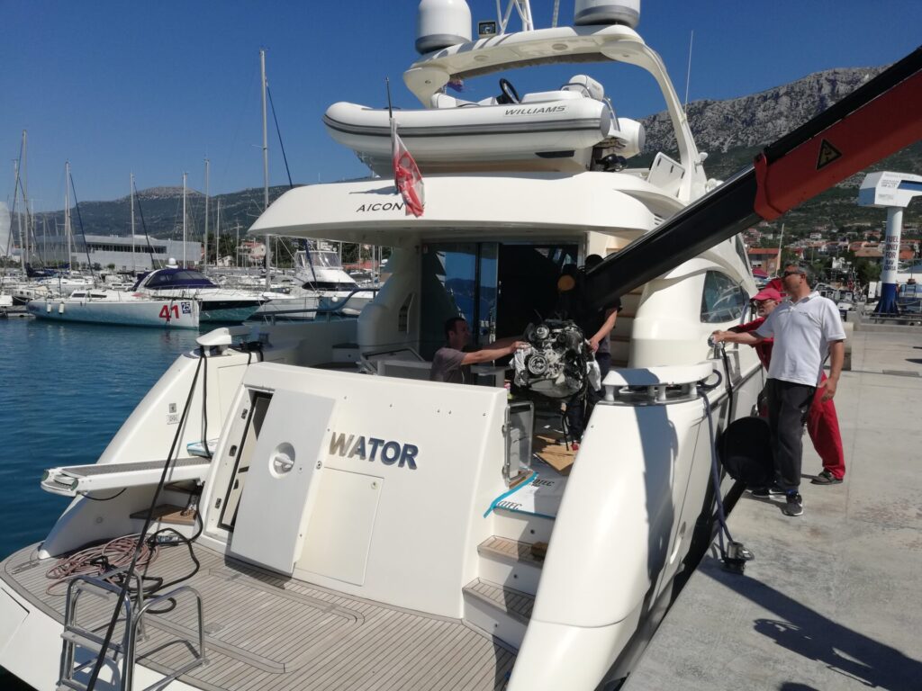 MY Salwator - Aicon 64